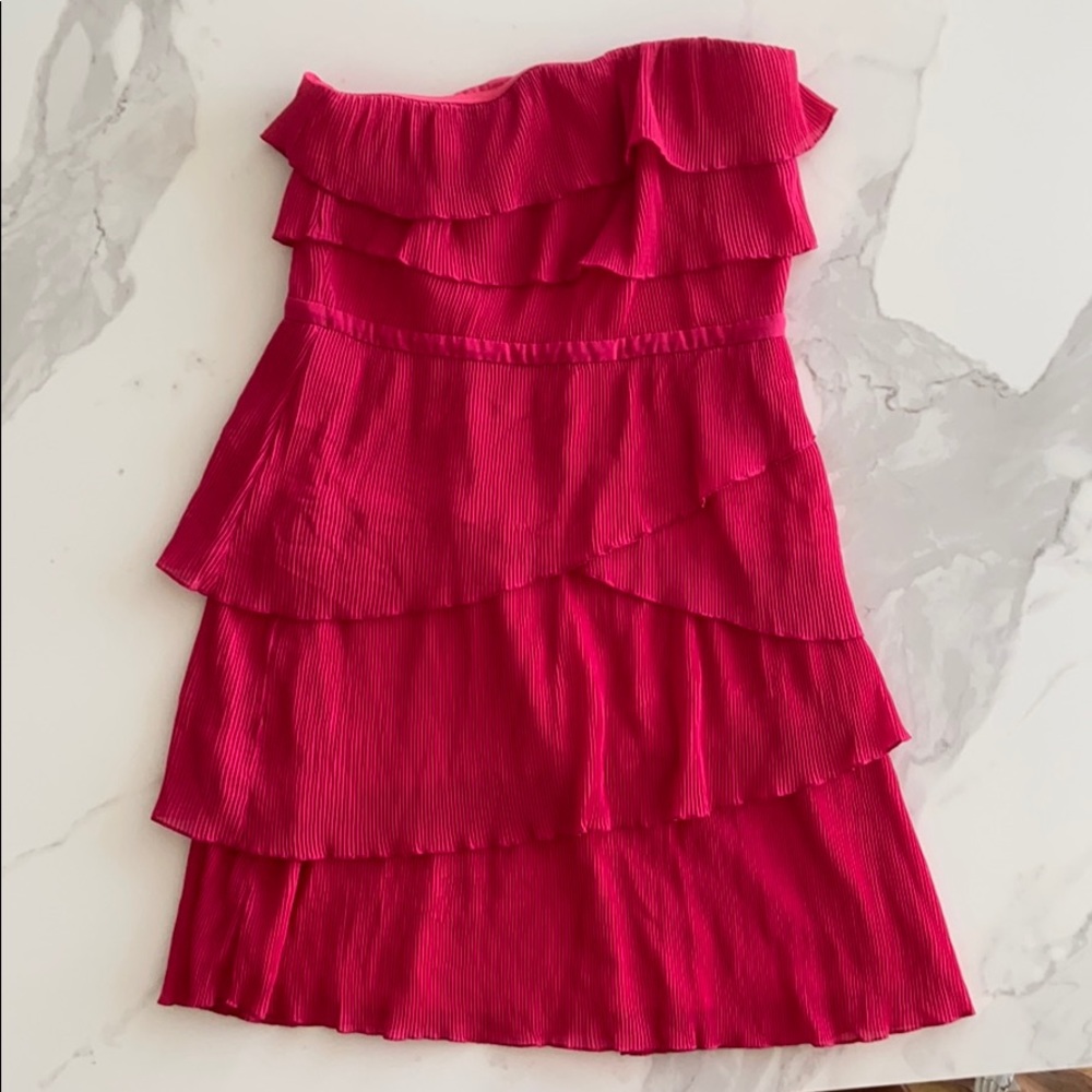 🔥Hot Pink Strapless Dress Urban Outfitters!🔥